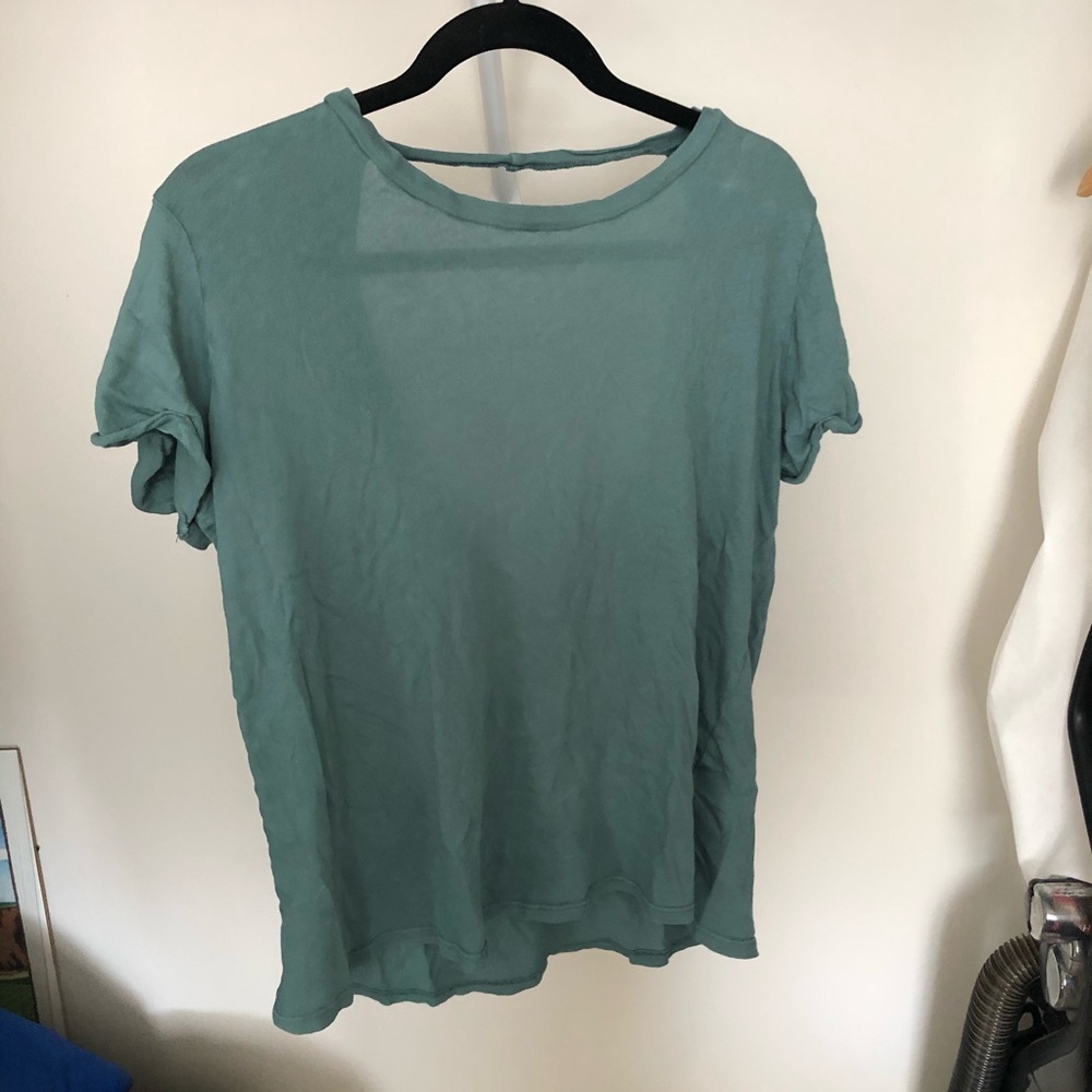 Backless tee